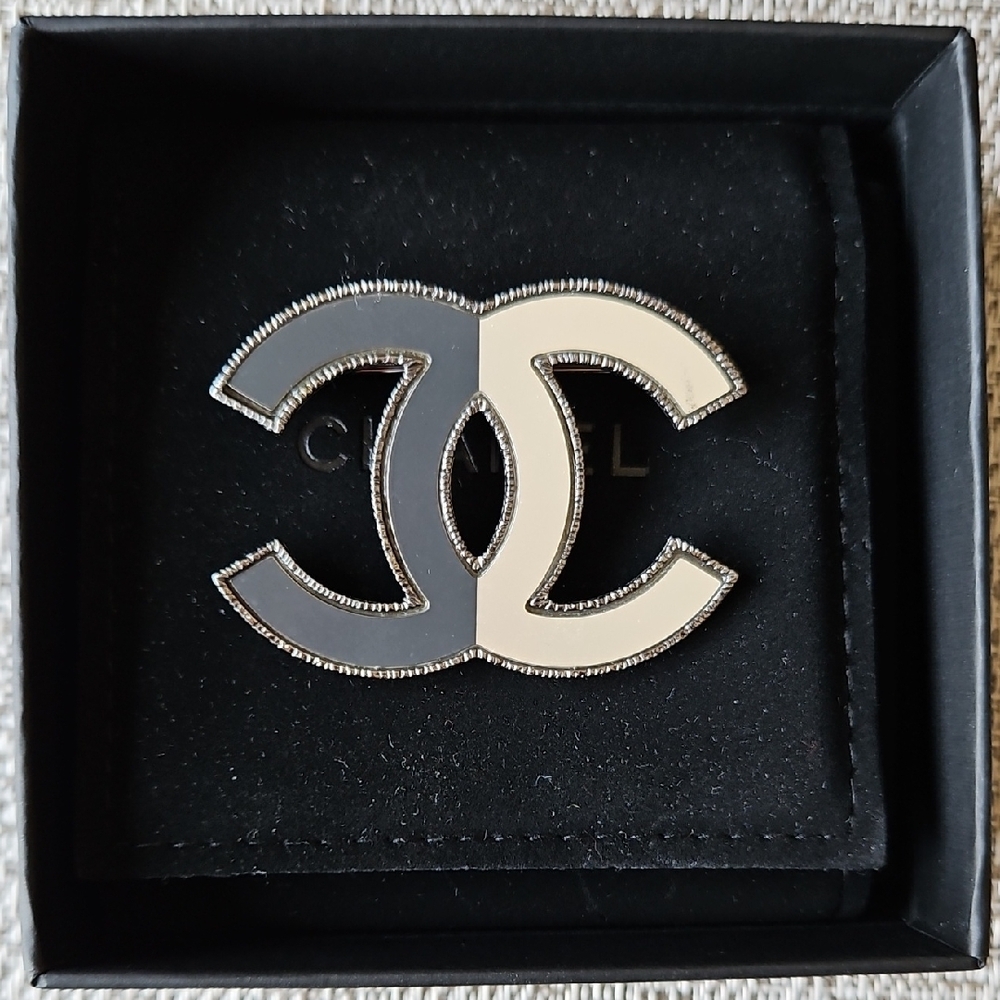 Chanel CC Logo Brooch Black Silver Ruthenium 16B W/Box